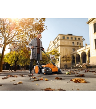 KGA 770 - profesjonalna zamiatarka Stihl (770mm, 1500m²/h)