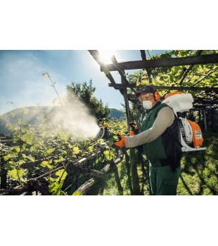 SR 450 - uniwersalny, spalinowy opryskiwacz plecakowy Stihl, moc 3,9 KM