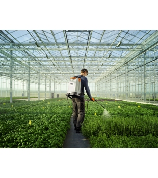 SG 71, opryskiwacz precakowy Stihl 18L