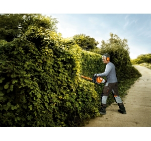 HS 82 R, 60 cm Profesjonalne spalinowe nożyce do żywopłotu moc 1 KM silnik 2-MIX, Stihl