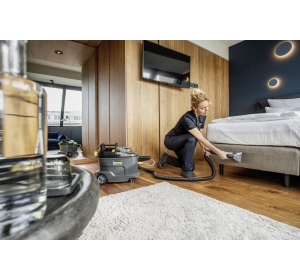 Urządzenie ekstrakcyjne Karcher Puzzi 8/1 C (1200 W / 40 W / 270 mbar) Odkurzacz piorący