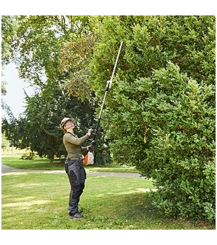 HLA 135, profesjonalne nożyce akumulatorowe do żywopłotu na wysięgniku, zestaw bez akumulatora i ładowarki