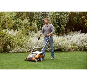 STIHL RLA 240 (900 W, 34 cm, 50l, AK 30S + AL 101) Akumulatorowy wertykulator + aerator do trawy