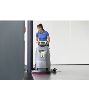 Szorowarka kompaktowa Karcher BD 50/50 C Bp Classic (2040 m²/h | 2,3 l/min | 50 l) Profesjonalny automat szorujący