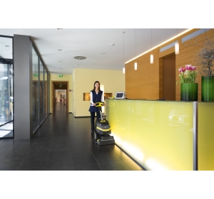 BR 35/12 C Bp Pack Profesjonalna Szorowarka akumulatorowa Karcher