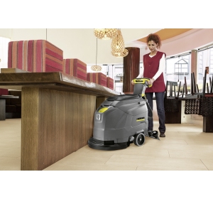 BD 43/25 C Bp szorowarka Karcher + 2x Akumulator SIAP + Prostownik