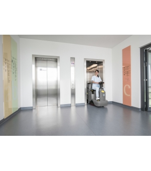 Szorowarka z fotelem dla operatora BD 50/70 R Classic Karcher