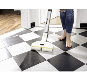 Mop elektryczny Karcher EWM 2 (60 m² / 30 cm / 20 min.) + RM 537 Bezprzewodowy mop do mycia podłóg