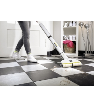 Mop elektryczny Karcher EWM 2 (60 m² / 30 cm / 20 min.) + RM 537 Bezprzewodowy mop do mycia podłóg