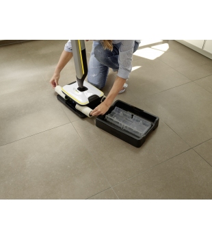 Mop elektryczny Karcher FC 7 (175 m² / 30 cm / 45 min.) + RM 537 Bezprzewodowy mop myjący