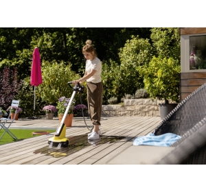Urządzenie do czyszczenia Karcher PCL 3-18 Battery Set Myjka akumulatorowa do tarasów i chodników