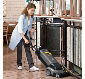 Szorowarka kompaktowa Karcher BR 30/4 C Adv (30 cm / 200 m²/h / 1450 obr.) Profesjonalna szorowarka automat szorujący