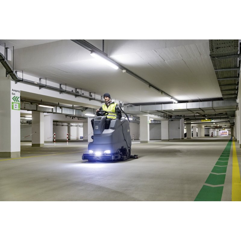 Szorowarka z fotelem dla operatora B 150 R BP Pack