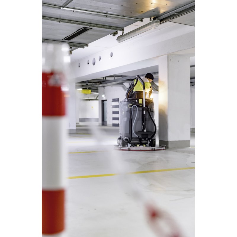 Szorowarka z fotelem dla operatora B 150 R BP Pack