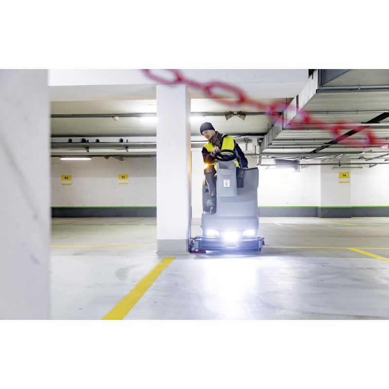 Szorowarka z fotelem dla operatora B 150 R BP Pack