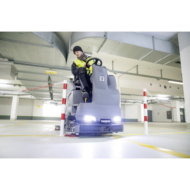 Szorowarka z fotelem dla operatora B 150 R BP Pack