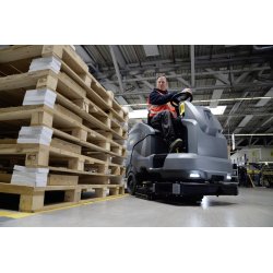 Szorowarka KARCHER B 220 R Bp Pack z fotelem dla operatora