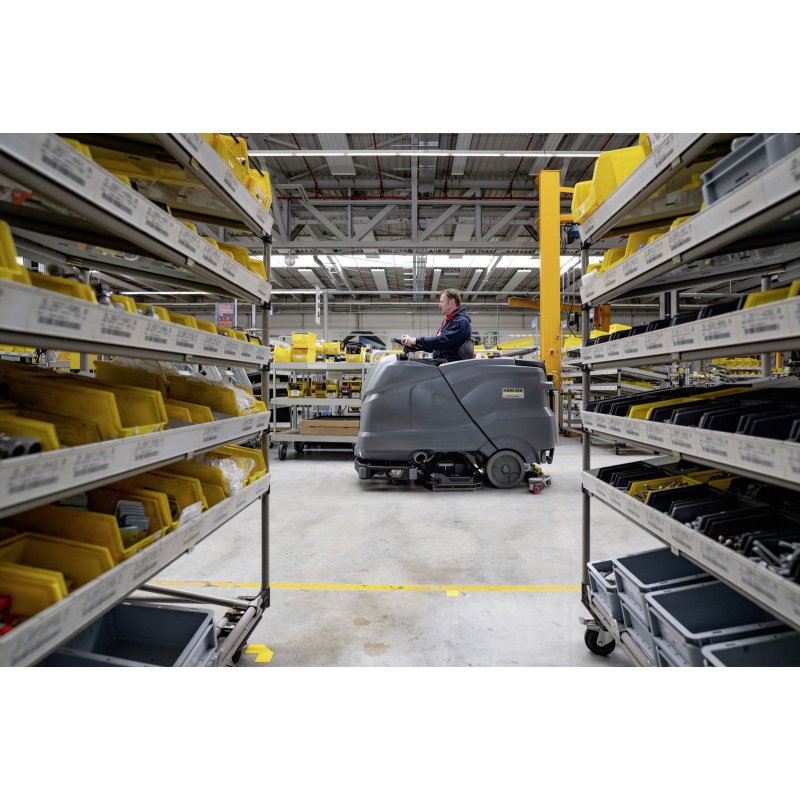 Szorowarka KARCHER B 220 R Bp Pack z fotelem dla operatora