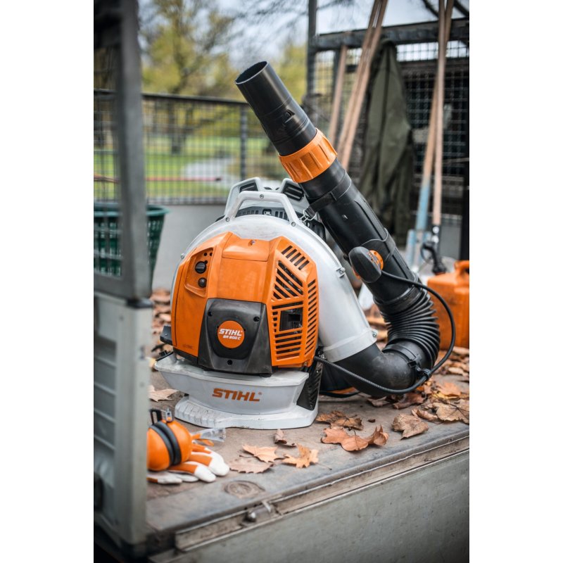 BR 800 C-E Stihl, najmocniejsza spalinowa dmuchawa plecakowa