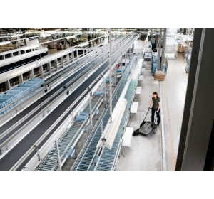 Zamiatarka Karcher KM 70/30 C Bp Pack Adv (2800 m²/h / 30 l / 48 - 70 cm) Zestaw z akumulatorem i ładowarką i workiem na śmieci