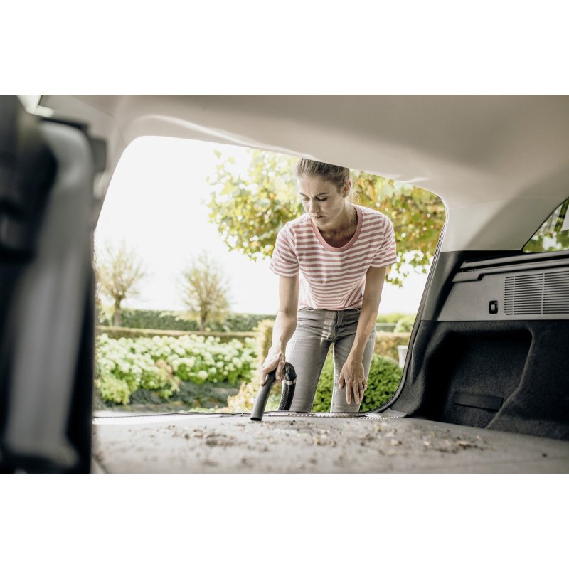 Karcher WD 4 P V-20/5/22 mocny odkurzacz przemysłowy z gniazdem do elektronarzędzia