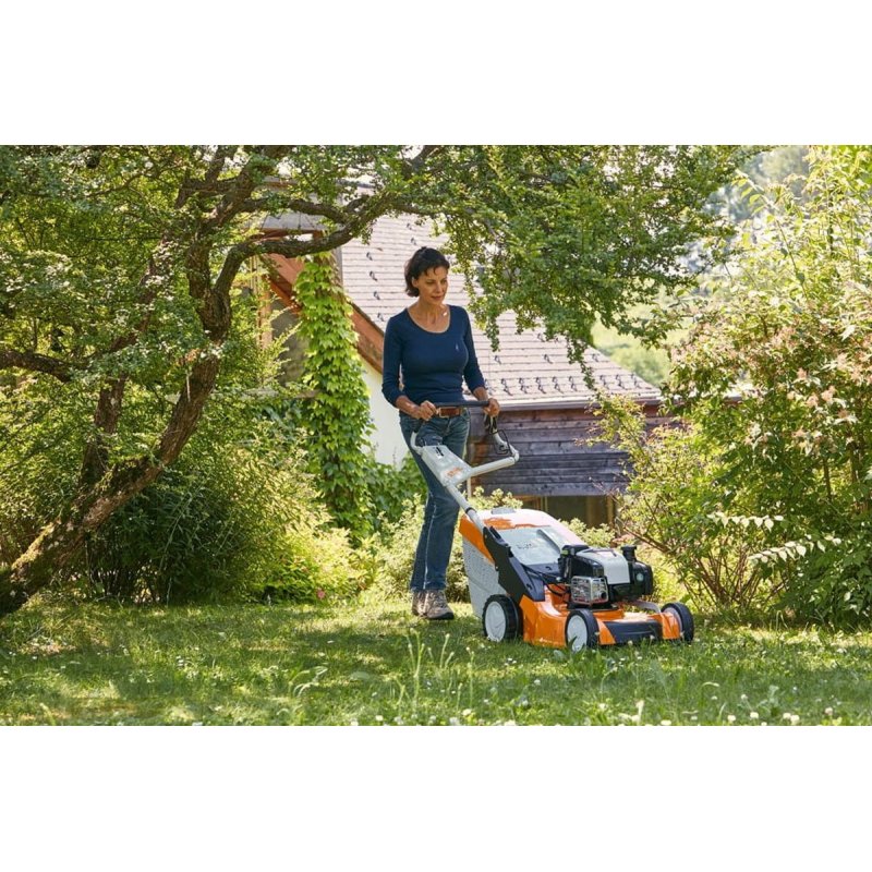 STIHL RM 650 VS (48cm, moc 3,5 KM, kosz 70l) - Profesjonalna kosiarka spalinowa z napędem i sprzęgłem noża