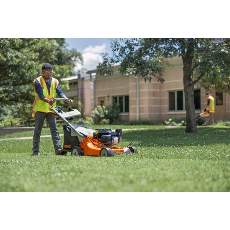 STIHL RM 756 YS - profesjonalna kosiarka spalinowa z napędem hydrostatycznym, 3,9 KM