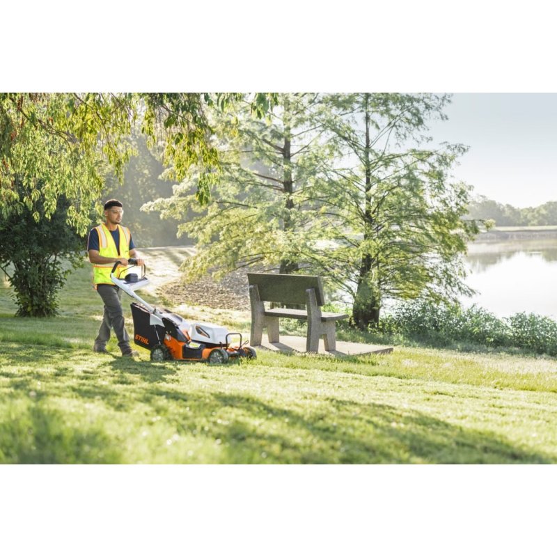Stihl RM 756 YC - profesjonalna kosiarka spalinowa z napędem hydrostatycznym, 3,9 KM