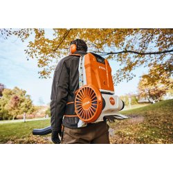 STIHL BGA 300 (36V, 86 m/s, 970 m³/h) Profesjonalna dmuchawa akumulatorowa