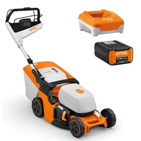 STIHL RMA 443 PV, mocna i zwinna kosiarka do koszenia małych i średnich powierzchni zielonych