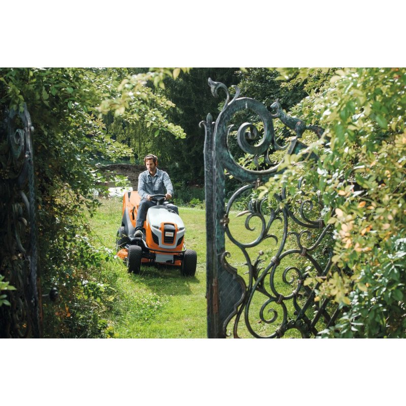 Traktor ogrodowy Stihl RT 6127, 21,2 KM, 125 cm