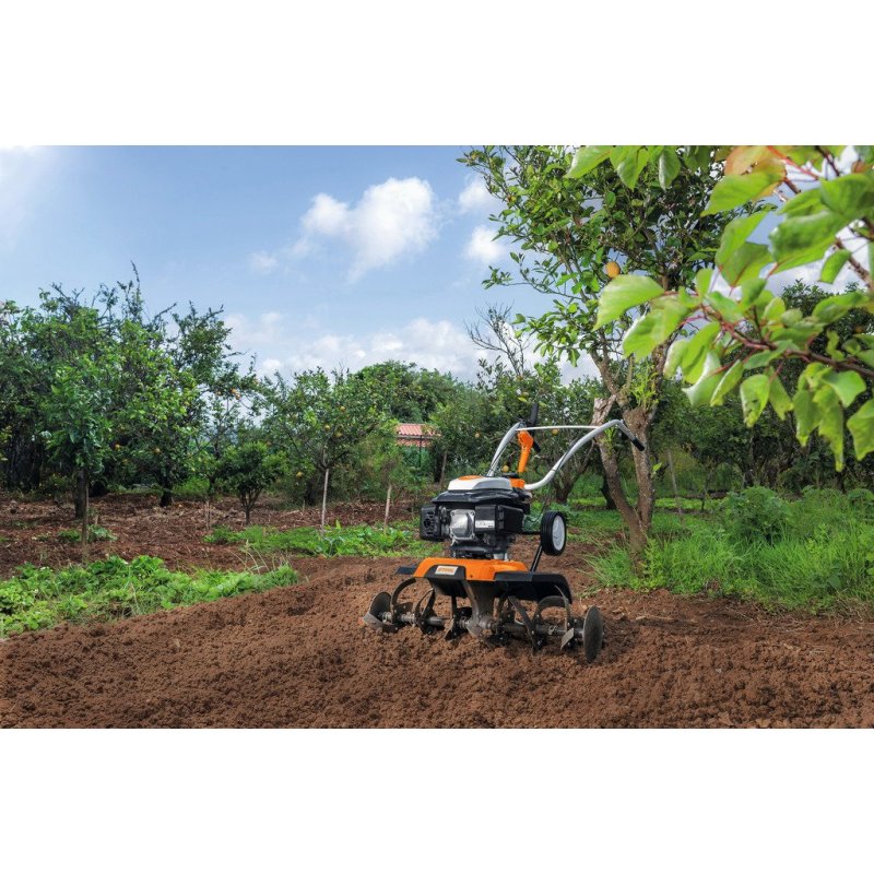 Glebogryzarka Stihl MH 585, mocna i wszechstronna glebogryzarka z biegiem wstecznym, moc: 3,2 KM