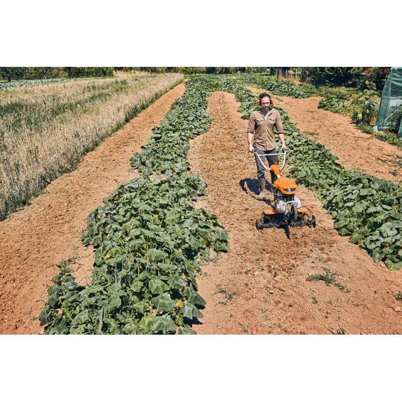 Glebogryzarka Stihl MH 600, bardzo mocna z 2 biegami i wstecznym, moc: 6,0 KM