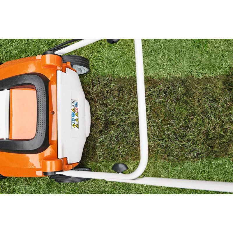STIHL RLE 240 (1500 W, 34 cm), kompaktowy wertykulator i aerator elektryczny