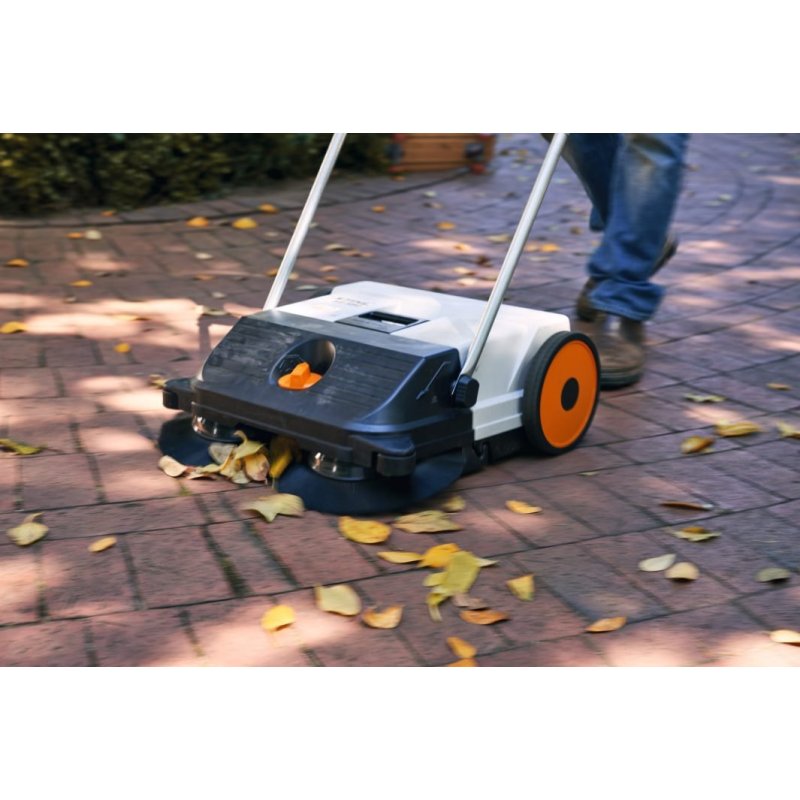 KG 550 - zamiatarka Stihl (550mm, 300m²/h)