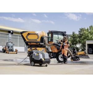 Karcher HDS 8/18-4 C (180 bar / 800 l/h / 155°C) Easy!Force Profesjonalna myjka gorącowodna + RM 81 10l