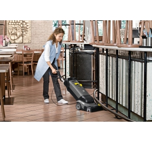 KARCHER BR 30/4 C (30 cm / 200 m²/h / 1450 obr.) Szorowarka, profesjonalny automat szorujący + RM 69