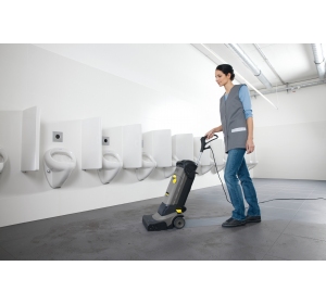 KARCHER BR 30/4 C (30 cm / 200 m²/h / 1450 obr.) Szorowarka, profesjonalny automat szorujący + RM 69