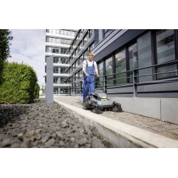 Karcher KM 70/30 C BP 2SB (3920 m²/h / 20 l / 48 - 98 cm) Profesjonalna zamiatarka akumulatorowa