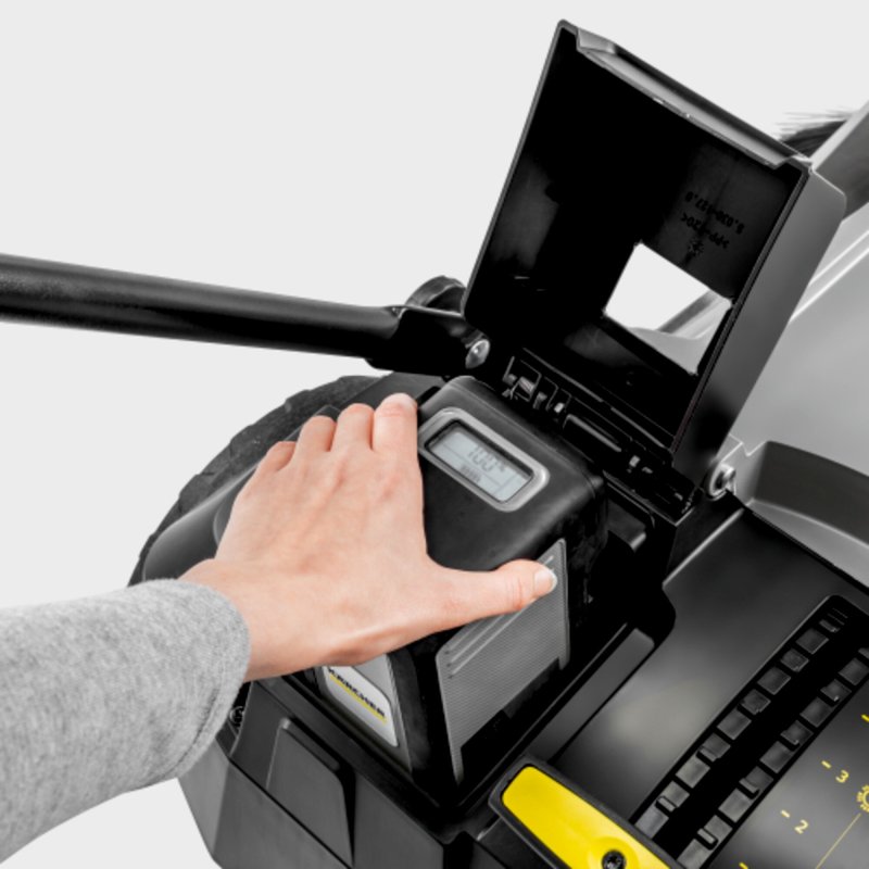 Karcher KM 70/30 C BP 2SB (3920 m²/h / 20 l / 48 - 98 cm) Profesjonalna zamiatarka akumulatorowa