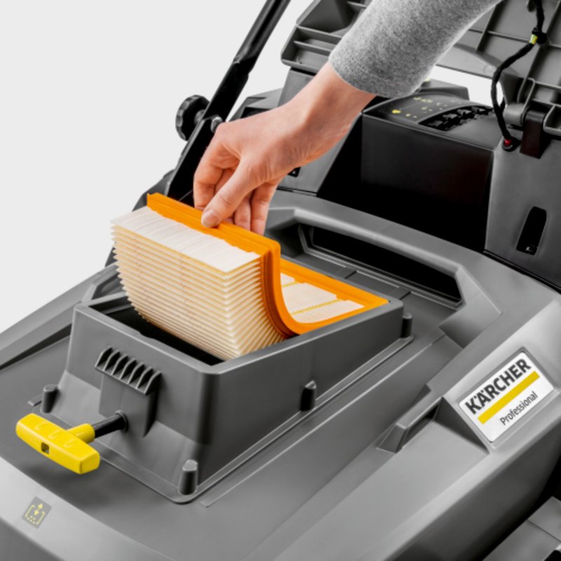 Karcher KM 70/30 C BP 2SB (3920 m²/h / 20 l / 48 - 98 cm) Profesjonalna zamiatarka akumulatorowa