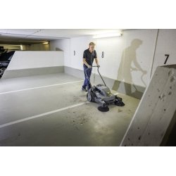 Karcher KM 70/30 C BP 2SB (3920 m²/h / 20 l / 48 - 98 cm) Profesjonalna zamiatarka akumulatorowa