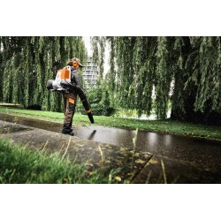 STIHL BRA 200 (36V, 83 m/s, 867 m³/h) Akumulatorowa dmuchawa plecakowa