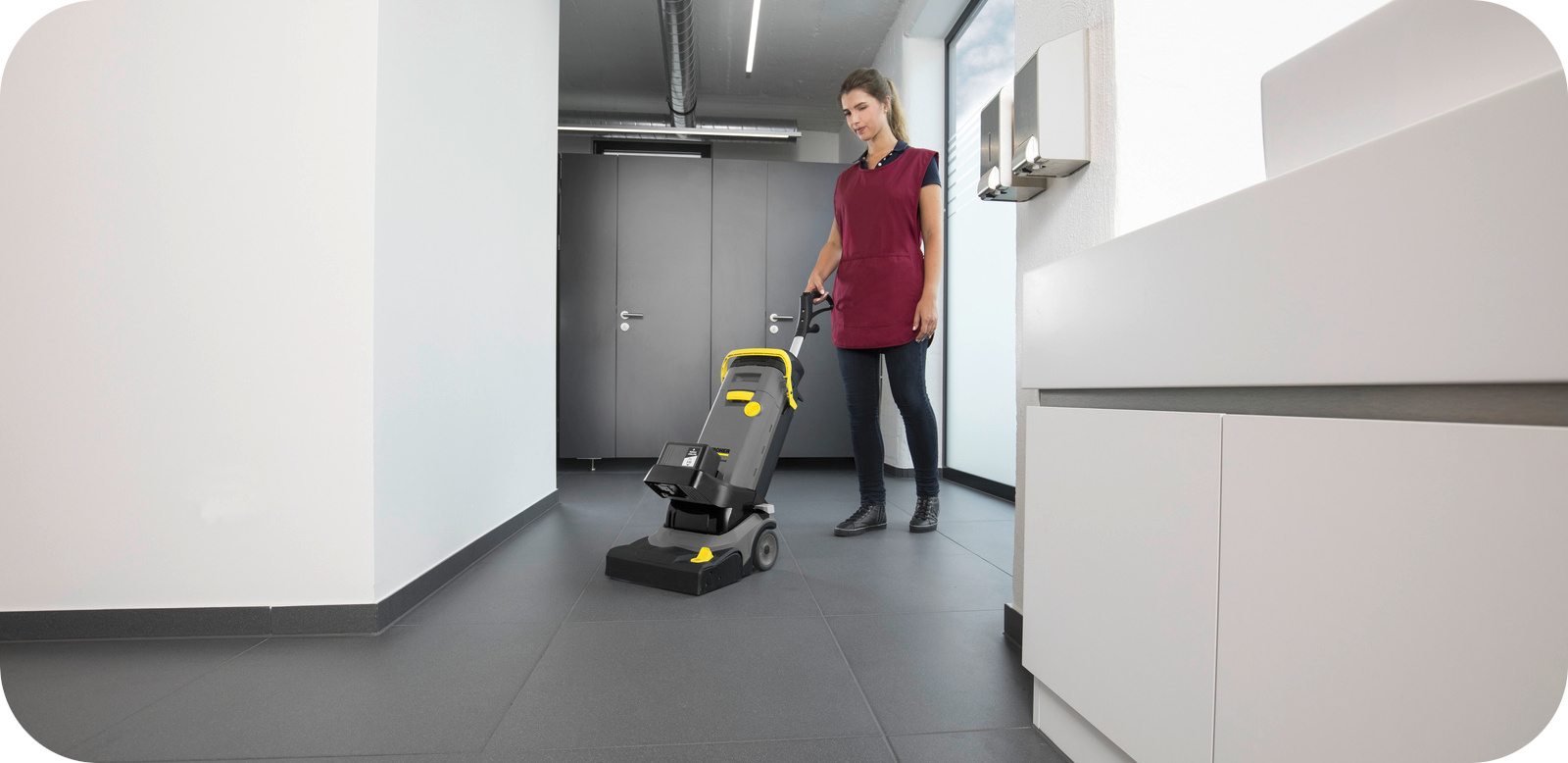 Profesjonalna szorowarka Karcher BR 30/4 C Bp