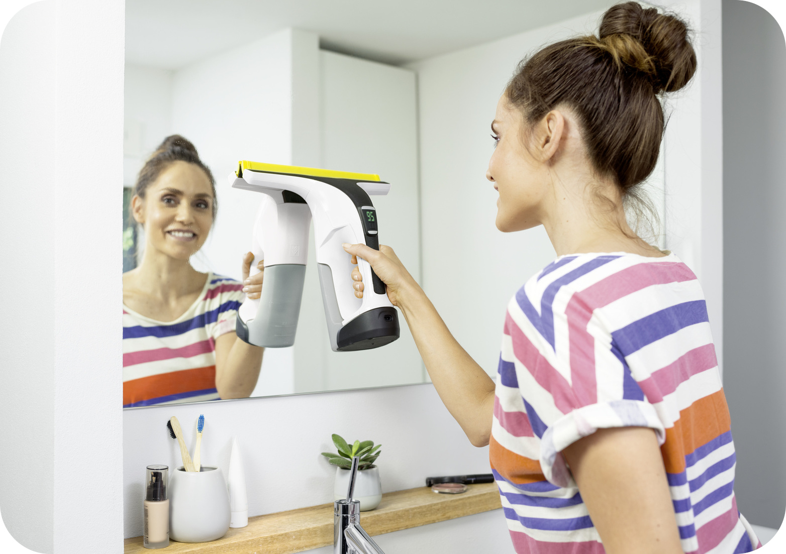 Mycia lustra przy użyciu Karcher WV 6 