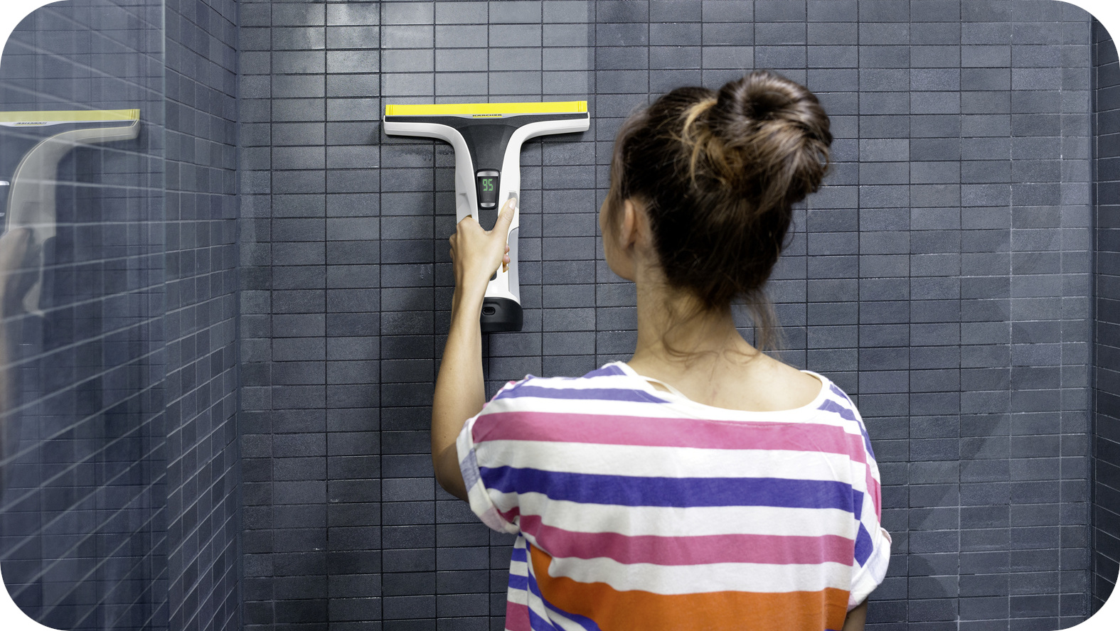 Mycie kafelków wykorzystując Karcher WV 6 Plus