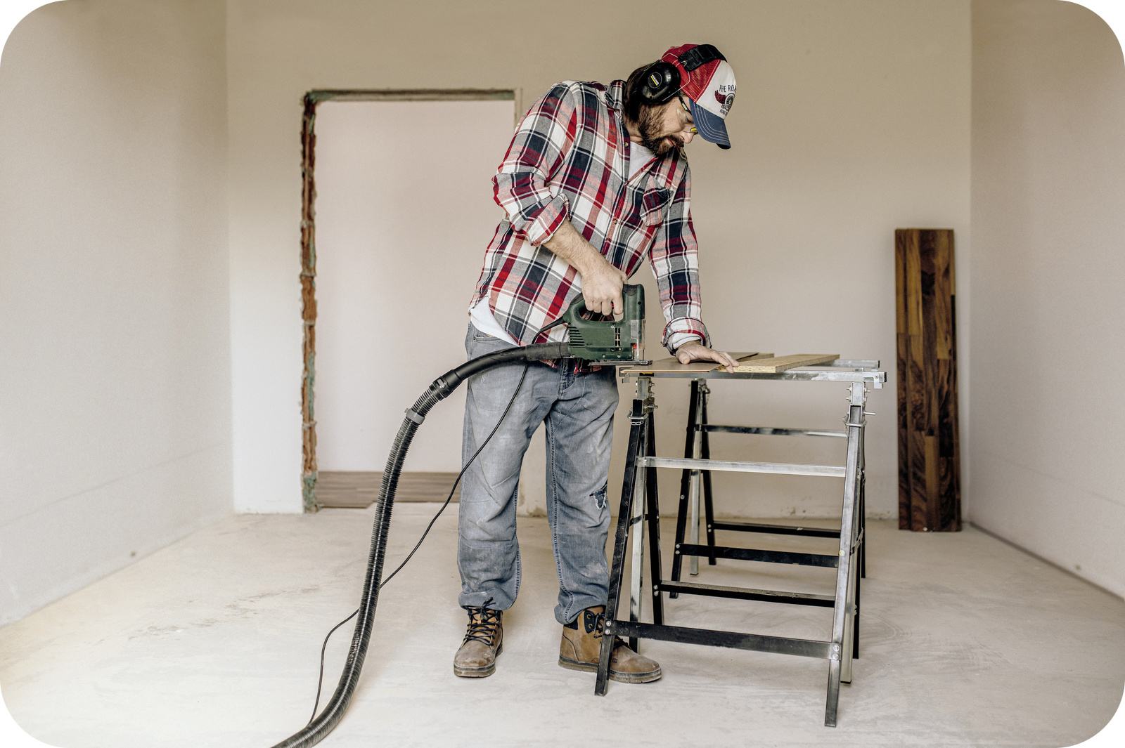 Odkurzacz z gniazdem do elektronarzędzi Karcher KWD 6