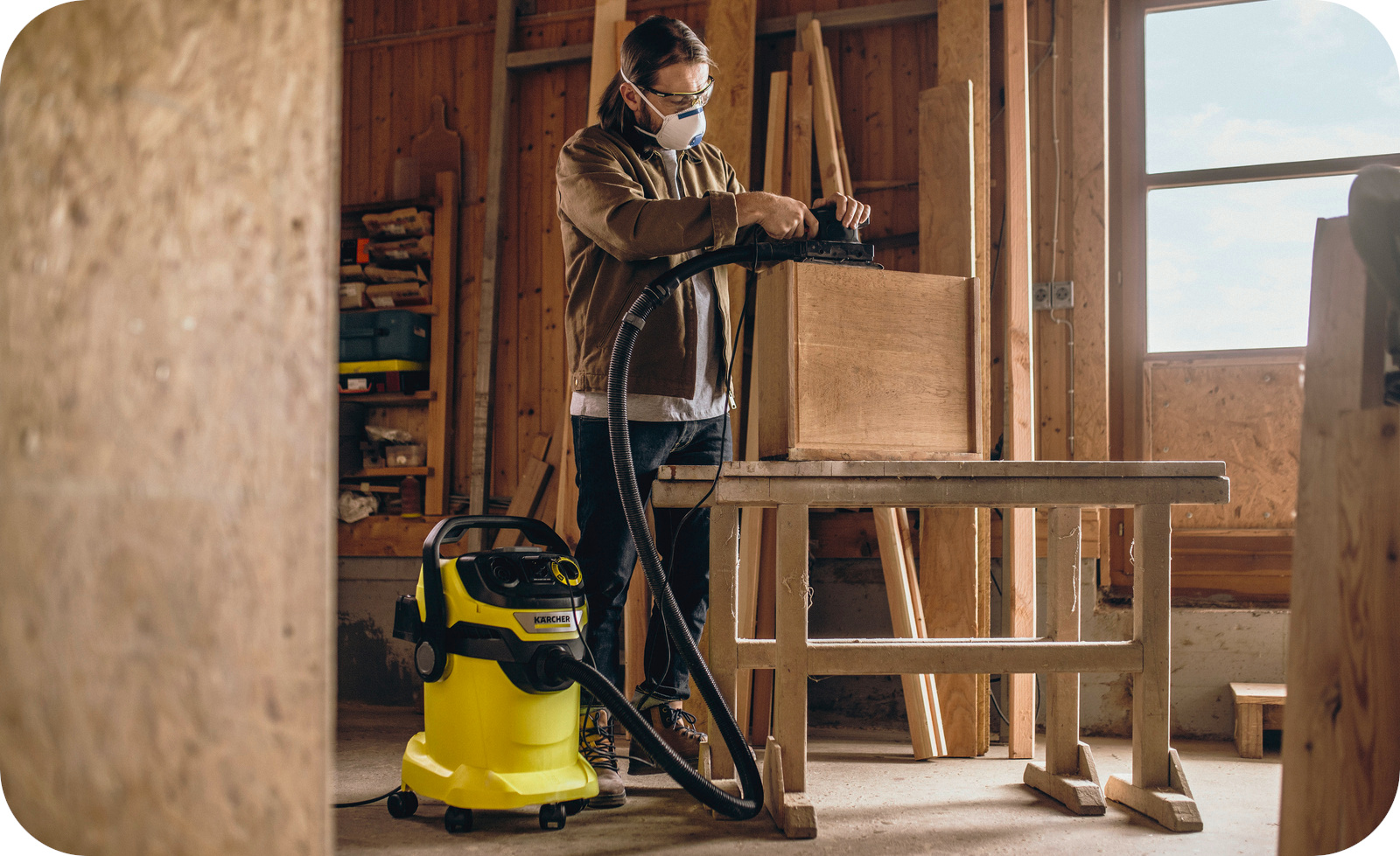 Odkurzacz z gniazdem na elektronarzedzia Karcher WD 5 P