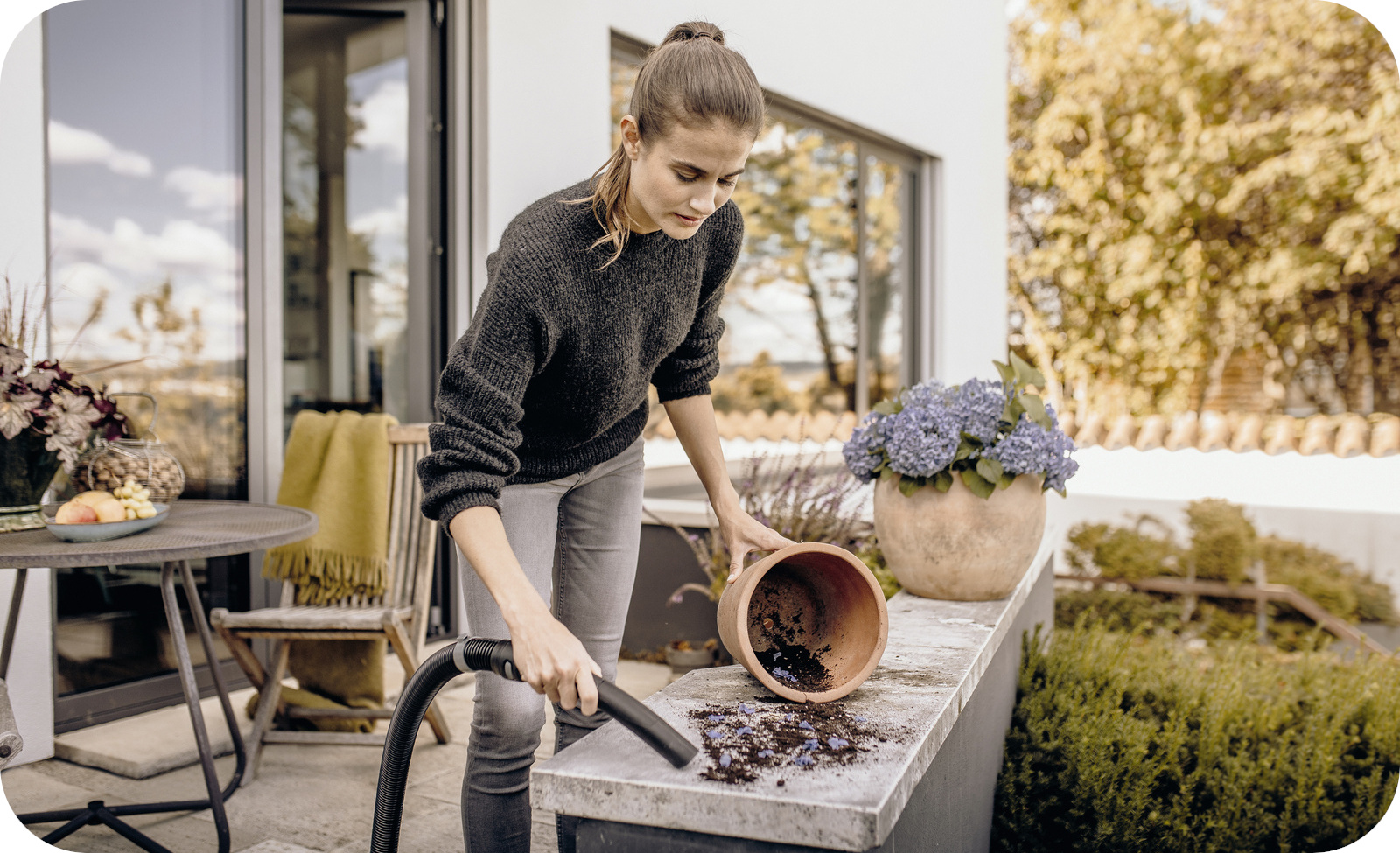 Zbieranie ziemi odkurzaczem Karcher WD 3