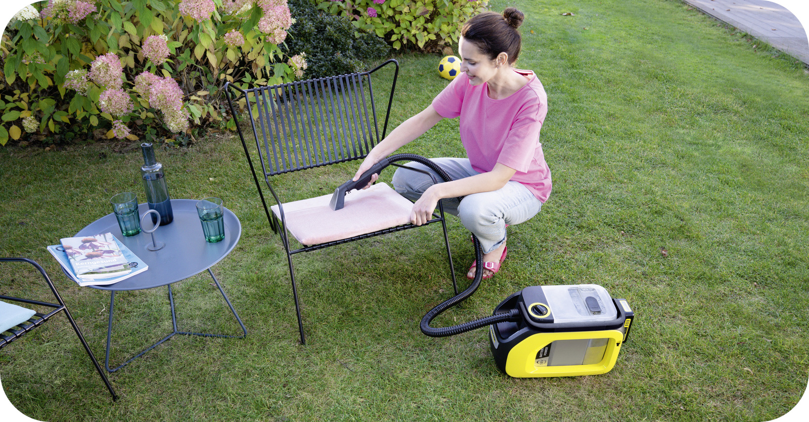 Wydajny odkurzacz do tapicerki Karcher SE 3-18 Compact
